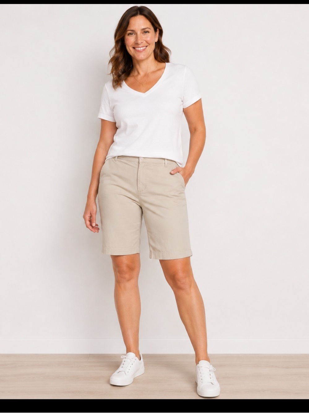 Old Navy Women’s Bermuda Shorts Size 14 Tan Stretch Chino Mid Rise 11” Inseam